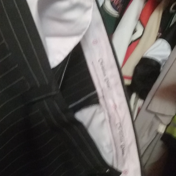 Suit - Picture 2 of 4